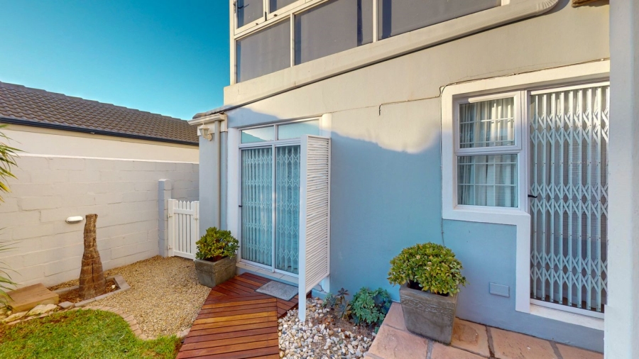 6 Bedroom Property for Sale in Country Club Western Cape